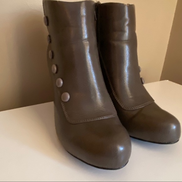 Fioni olive green button detail bootie - Picture 14 of 16